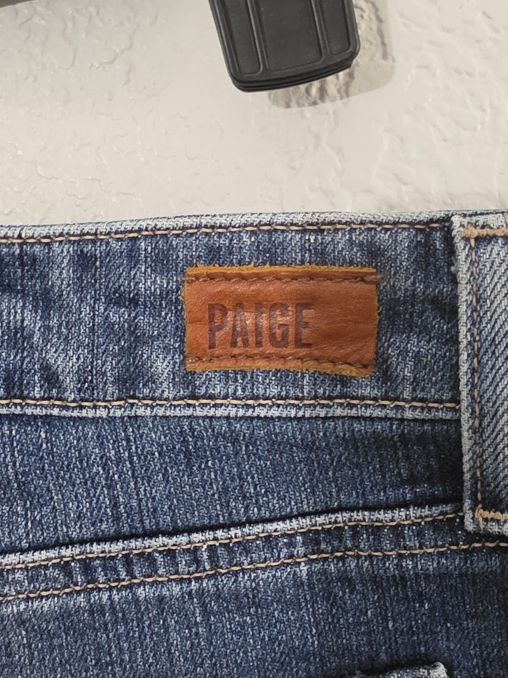 PAIGE Jimmy Jimmy Short Dark Wash Distressed Denim Cutoff Shorts Womens 27 - Picture 4 of 9